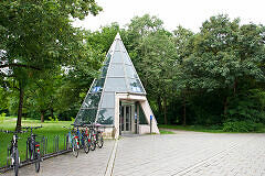 Lift zum U-Bahnhof Harthof