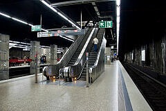 U-Bahnhof Hauptbahnhof (U1/U2) mit entfernten Verkleidungen