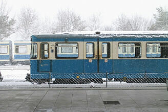 A-Wagen-Prototyp 091 bei Schneetreiben in Betriebshof Nord in Fröttmaning