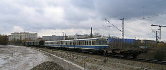 A-Wagen 103 und 104 auf der Rückkehr von Nürnberg vor der Einfahrt Laim Rangierbahnhof