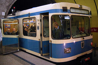 A-Wagen 108 ist im U-Bahnhof Sendlinger Tor (U1/U2) liegengeblieben