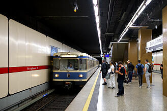 A-Wagen 150 als U2 im U-Bahnhof Giesing (Bahnhof)