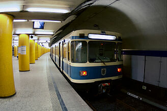 A-Wagen 173 als U3 im U-Bahnhof Poccistraße