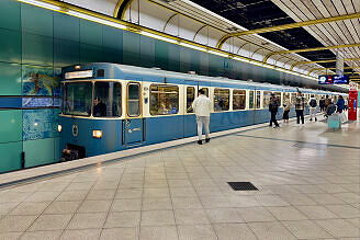 A-Wagen 204 als U3 im U-Bahnhof Thalkirchen