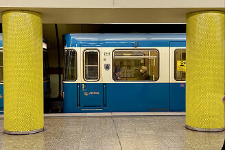 A-Wagen 231 im U-Bahnhof Fraunhoferstraße