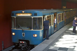 A-Wagen 319 als U2 im bauma-Messeverkehr