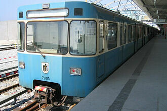 A-Wagen-Prototyp 093 im U-Bahnhof Fröttmaning