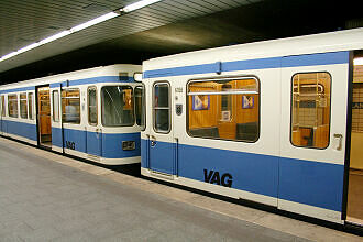 A-Wagen 108 zusammen mit Wagen 126 in Nürnberg