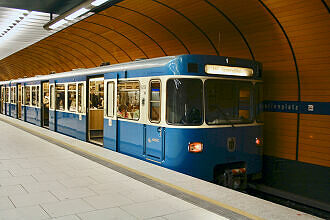 A-Wagen 206 als U3 im U-Bahnhof Marienplatz