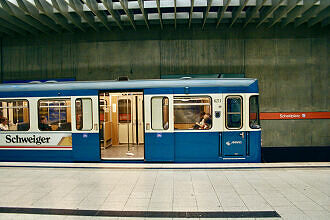 A-Wagen 213 als U3 im U-Bahnhof Scheidplatz