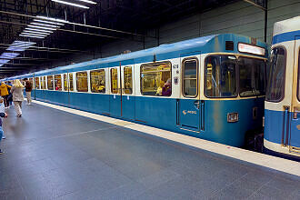 A-Wagen 219 als U3 im U-Bahnhof Odeonsplatz