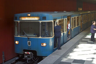 A-Wagen 319 als U2 im bauma-Messeverkehr