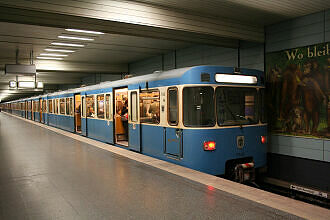 A-Wagen 340 im U-Bahnhof Goetheplatz