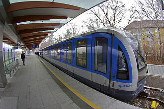 C-Zug 604 als U6 im U-Bahnhof Freimann