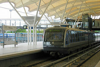 C-Zug 608 als U6 im U-Bahnhof Fröttmaning am Eröffnungstag des neuen Bahnhofs