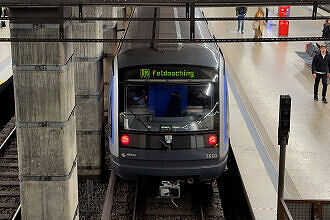 C-Zug 610 als U2 im U-Bahnhof Hauptbahnhof