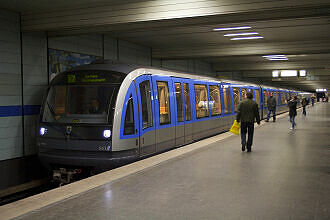 C-Zug 616 als U6 im U-Bahnhof Goetheplatz