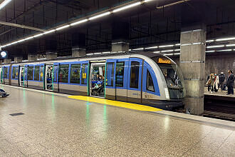 C2-Zug 701 als U2 im U-Bahnhof Hauptbahnhof