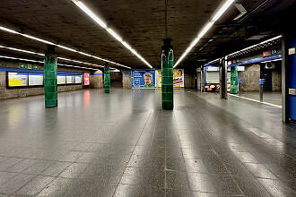 Südliches Sperrengeschoss im U-Bahnhof Goetheplatz