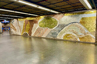 Wandmosaik von Karl Knappe im Sperrengeschoss des U-Bahnhofs Odeonsplatz
