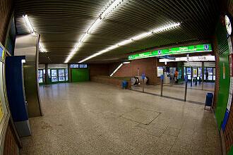 Oberirdisches Sperrengeschoss im U-Bahnhof Partnachplatz