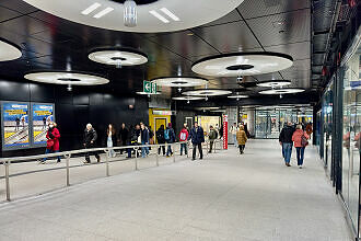 Sperrengeschoss im U-Bahnhof Sendlinger Tor nach der Umgestaltung