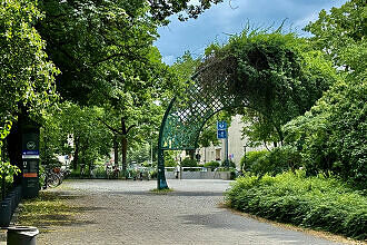 Oberirdischer Zugang zum U-Bahnhof Westpark vom Klaiser Weg