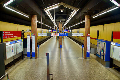 Nördlicher Zugang zum U-Bahnhof Quiddestraße Nördlicher Zugang zum U-Bahnhof Quiddestraße