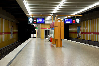 U-Bahnhof Rotkreuzplatz