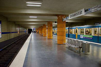 U-Bahnhof Universität U-Bahnhof Universität
