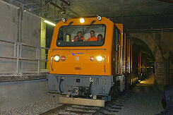 Staubsaugerzug „Schlucki“ bei der Arbeit