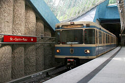 A-Wagen 133 als U1 im U-Bahnhof St.-Quirin-Platz