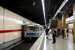 A-Wagen 150 als U2 im U-Bahnhof Giesing (Bahnhof)