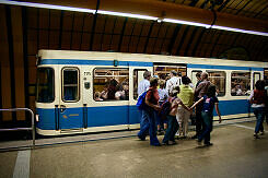 A-Wagen 175 im U-Bahnhof Theresienwiese