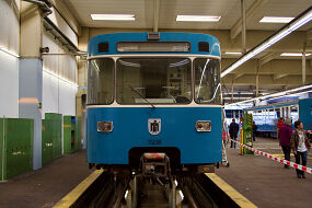 A-Wagen 236 in einer Werkshalle der Technischen Basis in Fröttmaning
