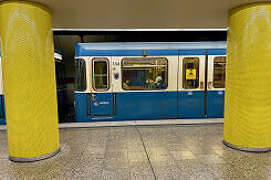 A-Wagen 249 im U-Bahnhof Fraunhoferstraße