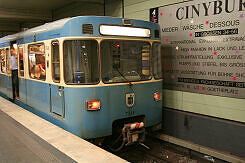 A-Wagen 346 im U-Bahnhof Odeonsplatz (U3/U6)