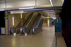 U-Bahnhof Aidenbachstraße, Aufgänge Richtung Busbahnhof