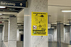 Historisches Plakat zum Rauchverbot im U-Bahnhof Arabellapark