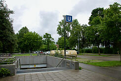 Oberfläche am U-Bahnhof Basler Straße