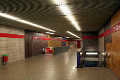 südwestliches Sperrengeschoss im U-Bahnhof Fraunhoferstraße