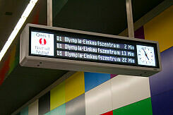 Zugzielanzeiger im U-Bahnhof Georg-Brauchle-Ring Zugzielanzeiger im U-Bahnhof Georg-Brauchle-Ring