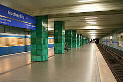 U-Bahnhof Goetheplatz mit ausfahrendem A-Wagen