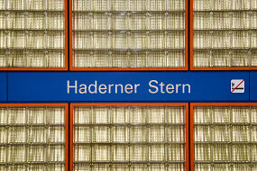 Stationsschild U-Bahnhof Haderner Stern