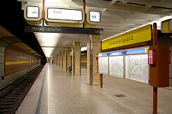U-Bahnhof Heimeranplatz noch mit alten Zugzielanzeigern