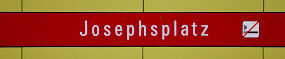 Stationsschild U-Bahnhof Josephsplatz (2022)