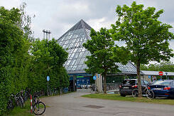 Zugangspyramide des U-Bahnhofs Klinikum Großhadern