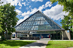 Zugangspyramide des U-Bahnhofs Klinikum Großhadern