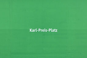 Stationsschild U-Bahnhof Karl-Preis-Platz