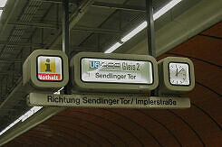 Zugzielanzeiger im U-Bahnhof Marienplatz vor dem Umbau